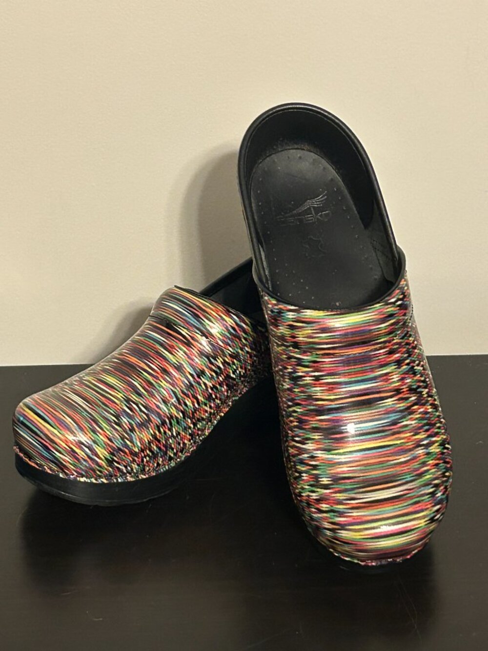 DANSKO Women's Professional Pixel Patent Clogs Sz 39 8.5/9 - Picture 1 of 9